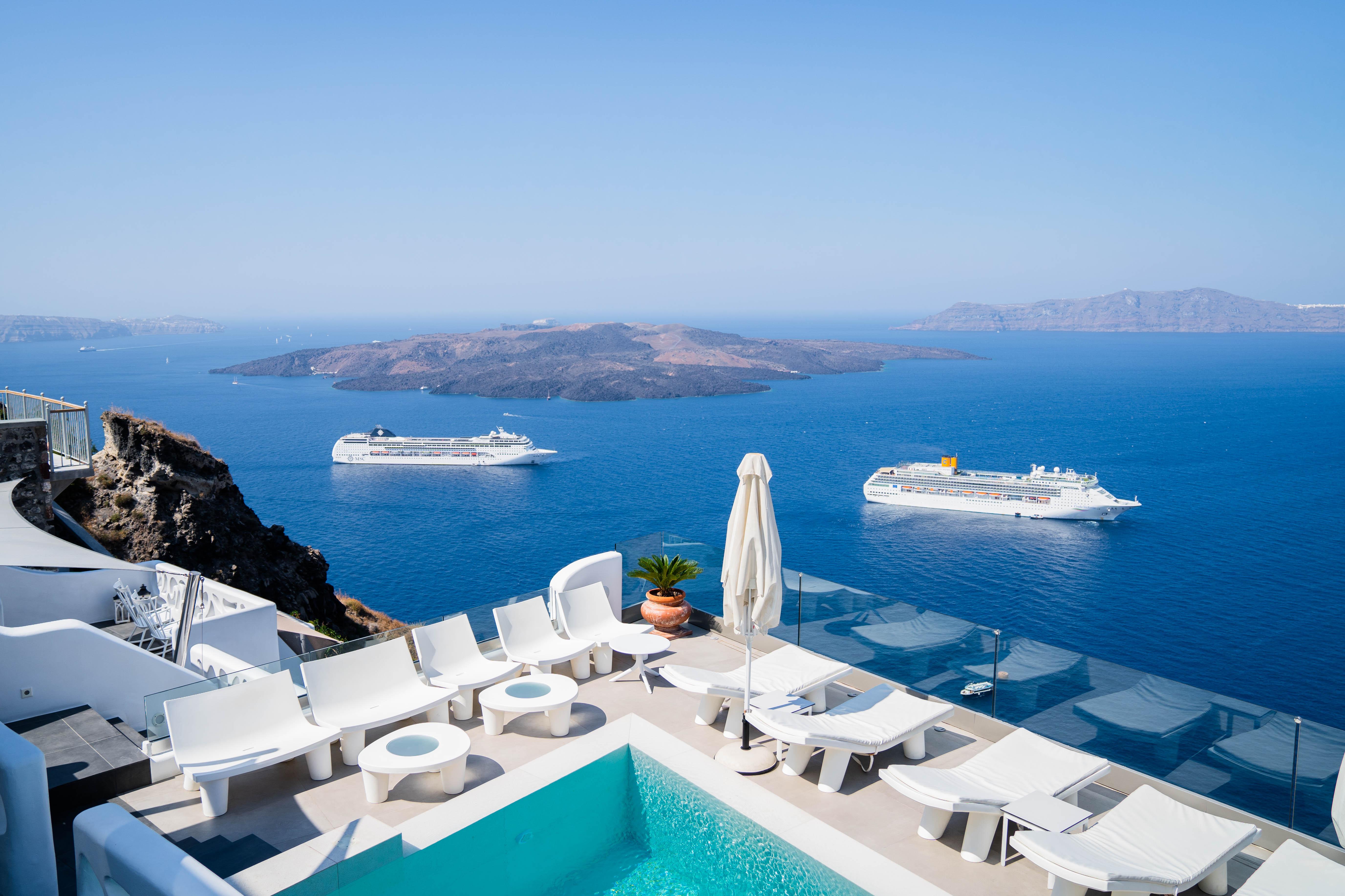 Athina Luxury Suites Fira  Exterior photo