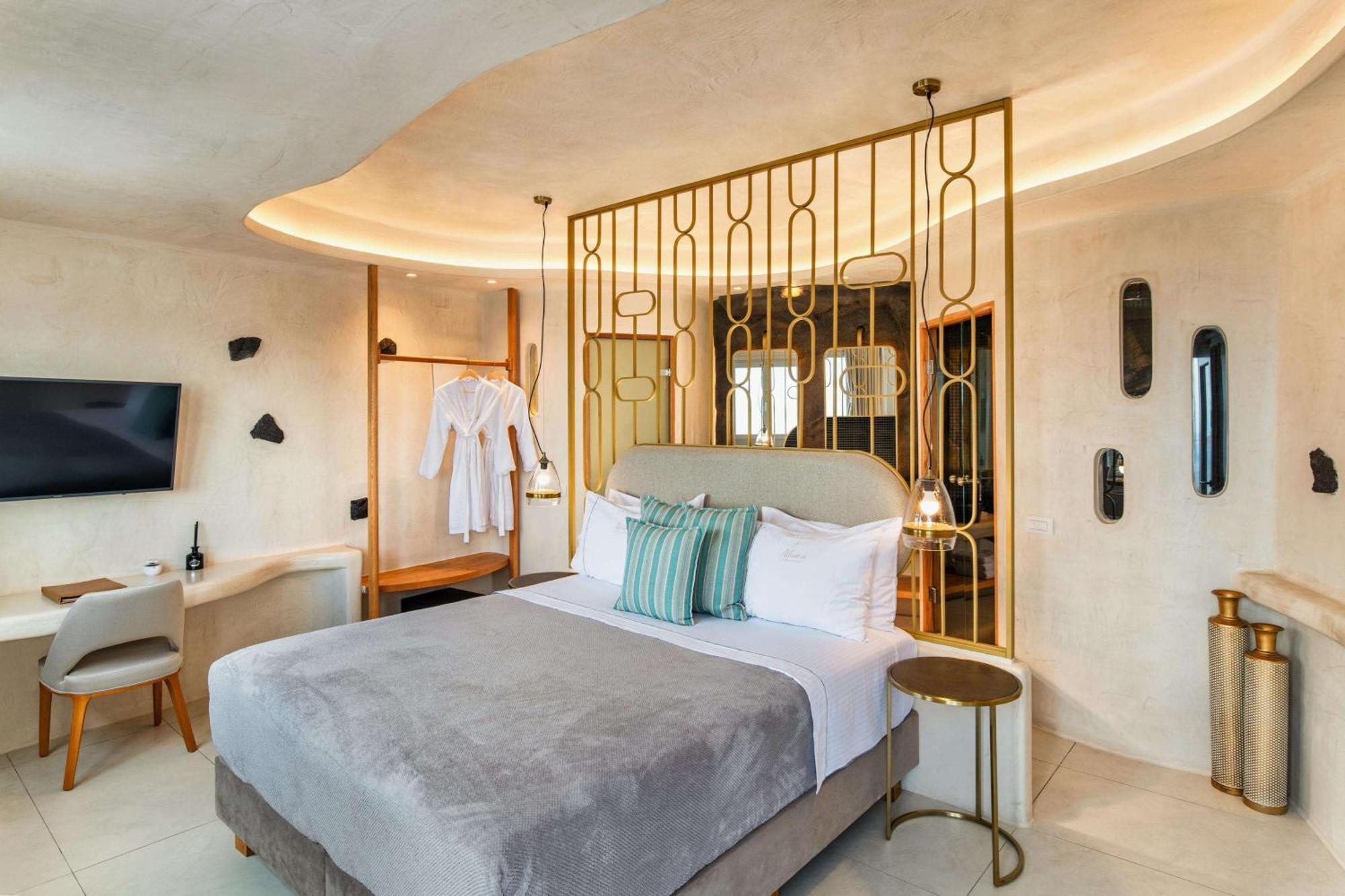 Athina Luxury Suites Fira  Exterior photo